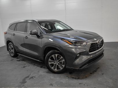 Used 2022 Toyota Highlander XLE