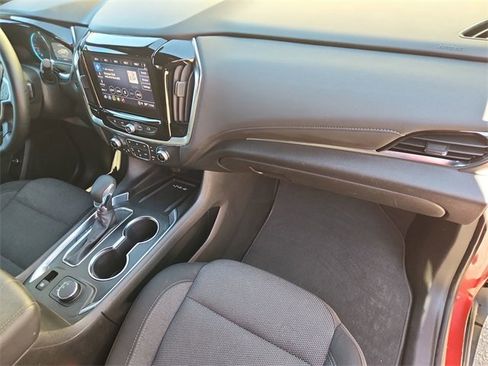 Used 2023 Chevrolet Traverse LT image 27