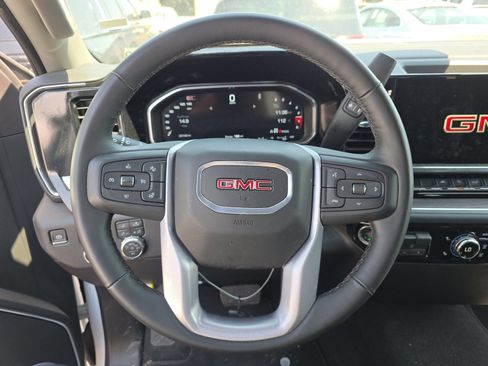 Used 2026 GMC Sierra 1500 SLT AWD/4WD image 8