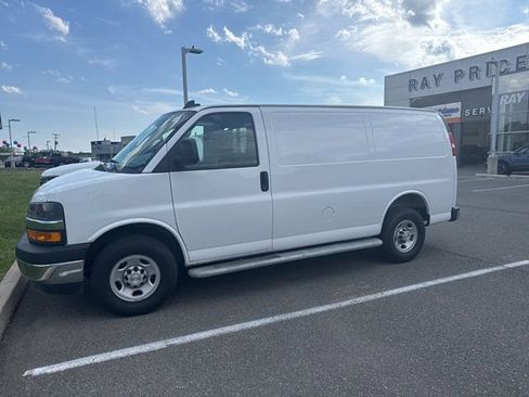 Used 2024 Chevrolet Express 2500 w/ Driver Convenience Package RWD image 2
