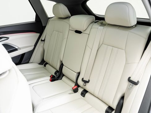 New 2025 Audi Q5 Premium image 22