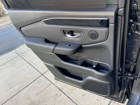 Used 2025 Honda Pilot EX-L image 48