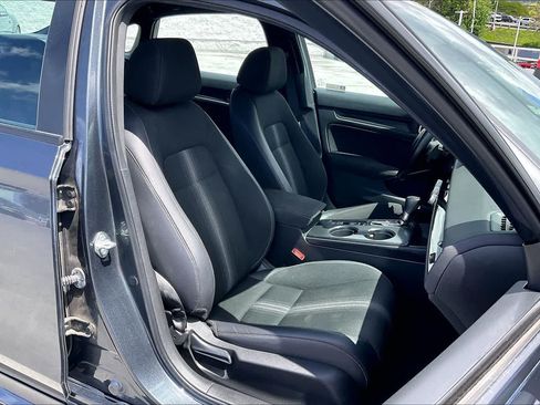Used 2024 Honda Civic Sport image 13
