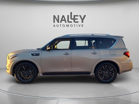 Used 2024 INFINITI QX80 Sensory image 2