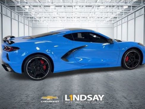 Used 2021 Chevrolet Corvette Stingray Premium Cpe w/ Z51 Performance Package image 2