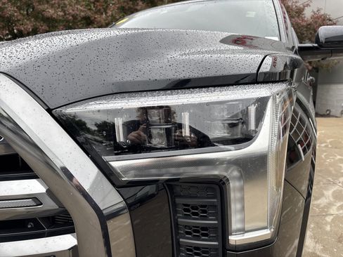 Used 2025 Toyota Tundra Platinum AWD/4WD image 11