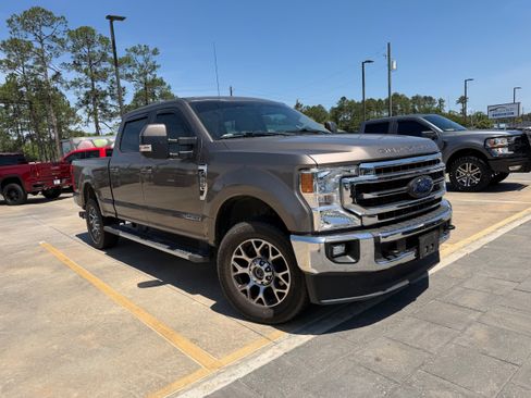 Used 2020 Ford F250 Lariat w/ Lariat Value Package AWD/4WD image 3