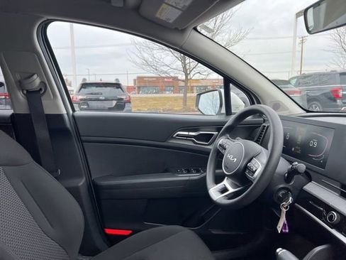 Used 2024 Kia Sportage LX image 30