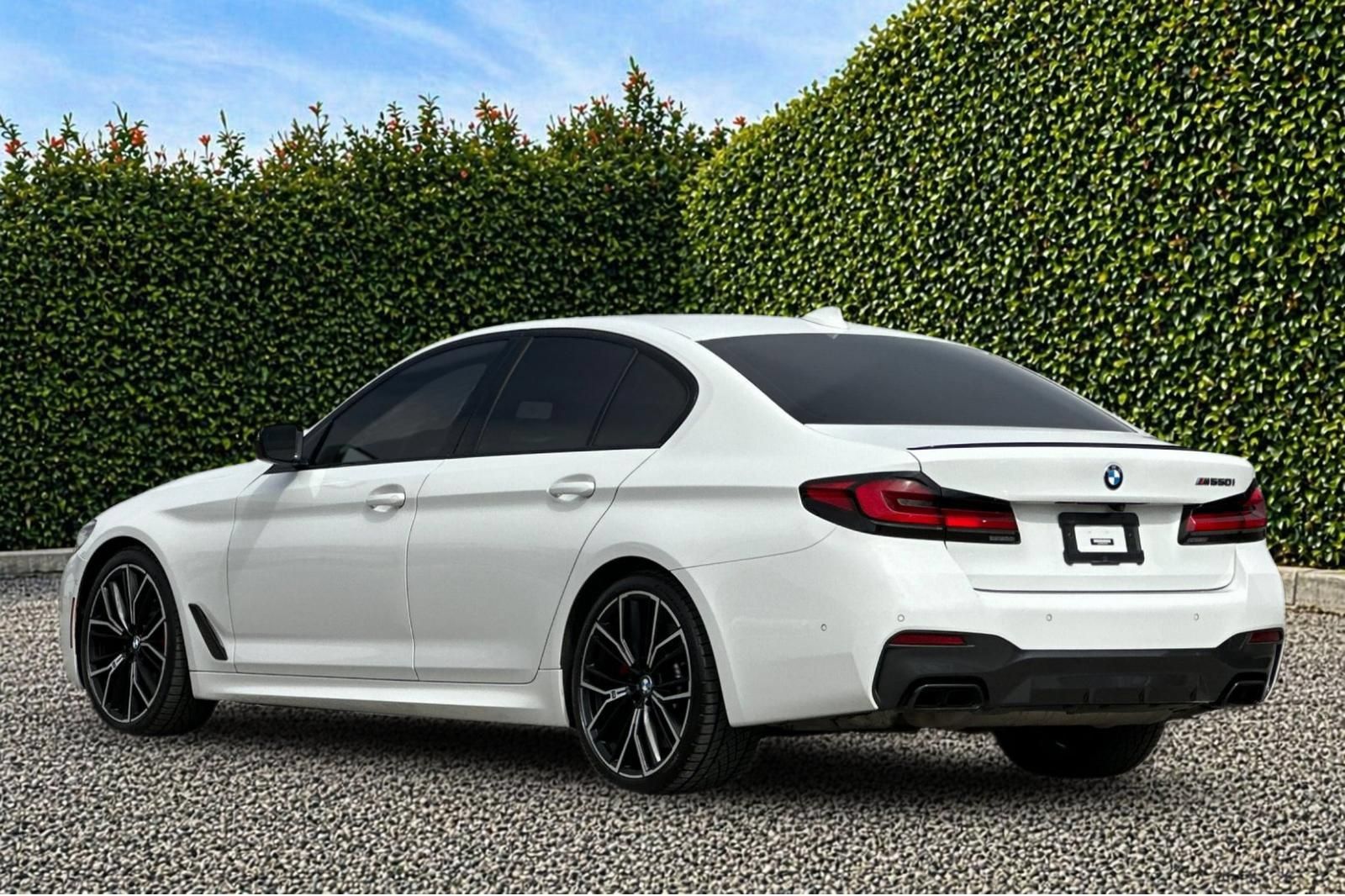 Used 2023 BMW M550i xDrive w/ Executive Package AWD/4WD image 6