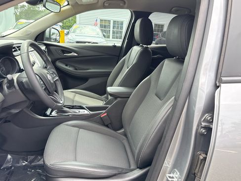 Used 2023 Buick Encore GX Preferred w/ Cold Weather Comfort Package AWD/4WD image 9