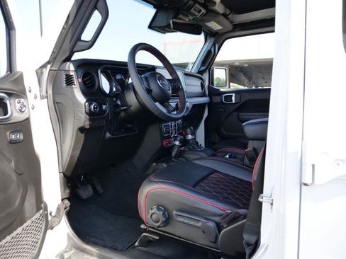 Used 2024 Jeep Gladiator Rubicon w/ Technology Group AWD/4WD image 29