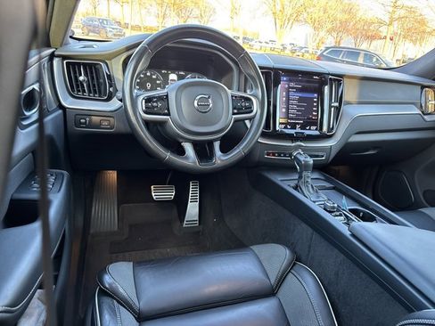 Used 2021 Volvo XC60 T5 R-Design w/ Advanced Package image 17
