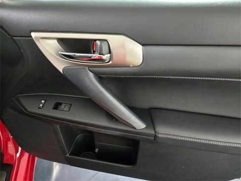 Used 2015 Lexus CT 200h image 24