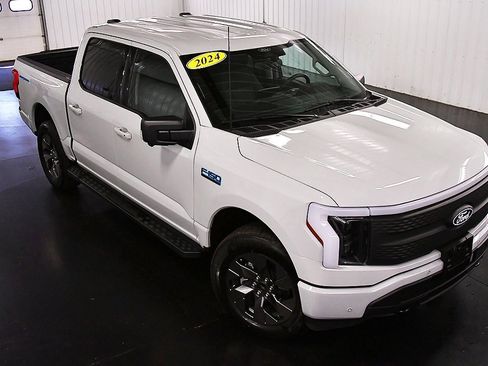 Used 2024 Ford F150 Lightning Flash image 14