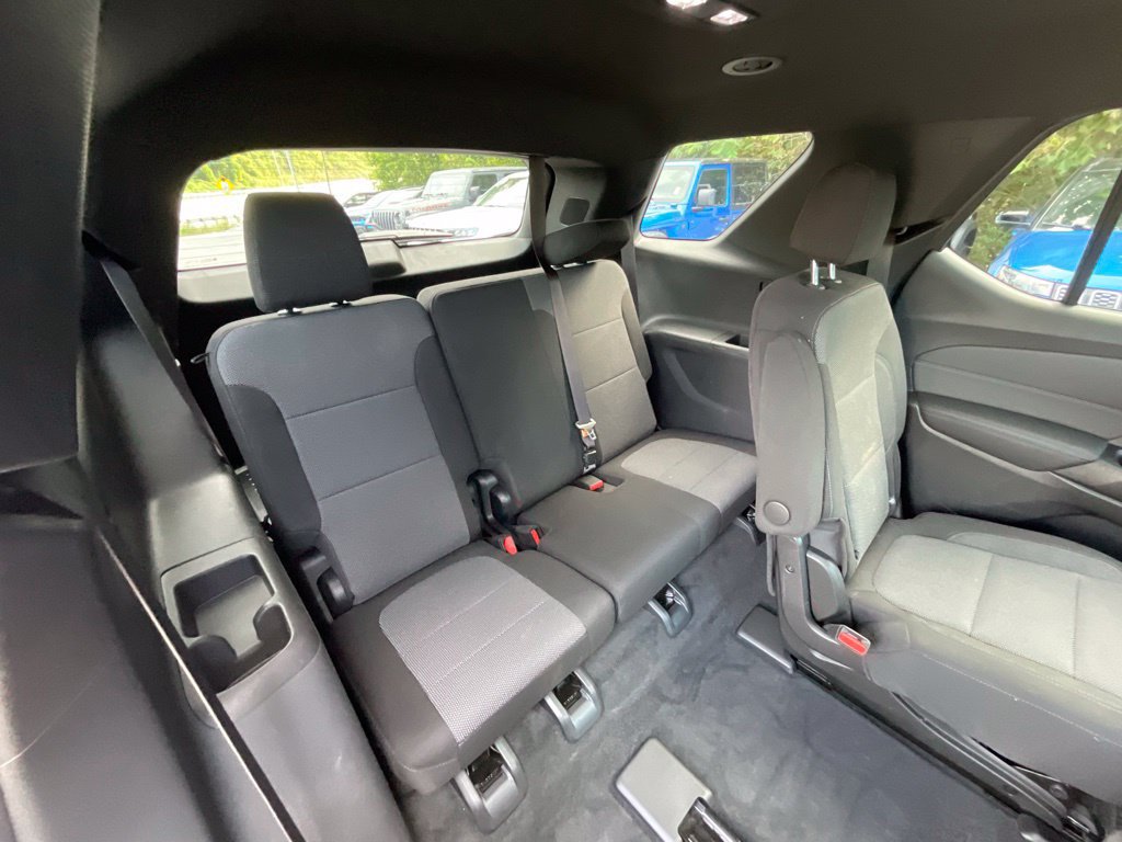 Used 2023 Chevrolet Traverse LT FWD image 25