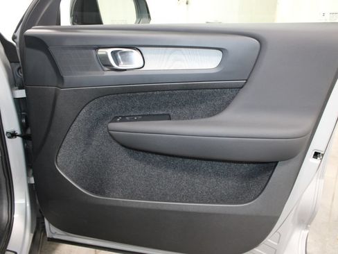 Used 2024 Volvo XC40 B5 Plus w/ Protection Package Premier AWD/4WD image 34