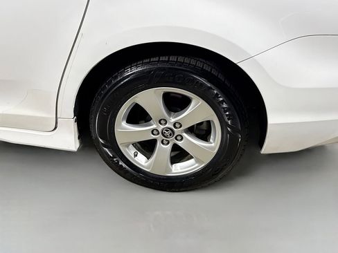 Used 2018 Toyota Sienna L FWD image 28