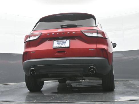 Used 2022 Ford Escape SE w/ SE Sport Appearance Package AWD/4WD image 39