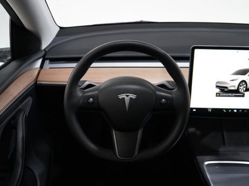 Used 2023 Tesla Model Y Long Range image 11