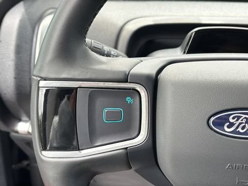 Used 2025 Ford Expedition Active AWD/4WD image 23