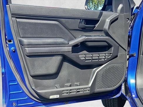 Used 2025 Toyota Tacoma SR5 AWD/4WD image 10