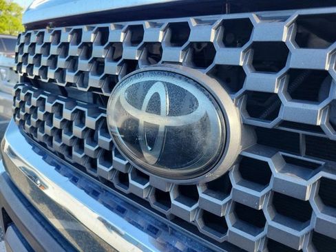 Used 2018 Toyota Tundra SR5 w/ SR5 Upgrade Package image 11