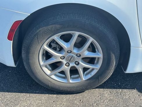 Certified 2024 Chrysler Pacifica Touring-L FWD image 12