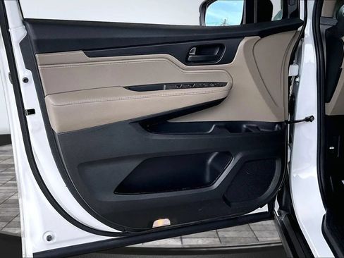 Used 2024 Honda Odyssey EX image 17