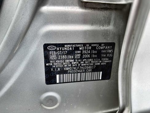 Used 2017 Hyundai Elantra SE FWD image 25