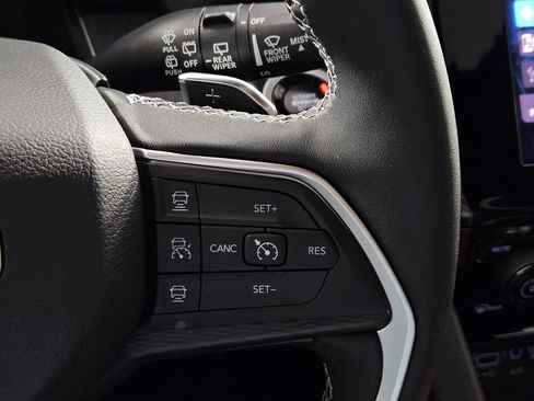 Used 2025 Jeep Grand Cherokee L Altitude RWD image 18