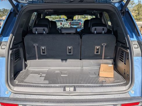 Used 2026 Chevrolet Traverse LT w/ Sun and Wheel Package image 33