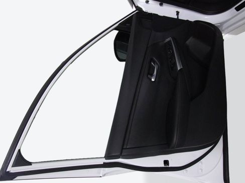 Used 2023 Nissan Sentra SR w/ Electronics Package image 33