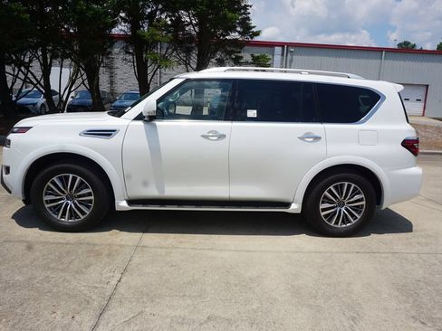 Used 2024 Nissan Armada SL w/ Captain's Chairs Package AWD/4WD image 21