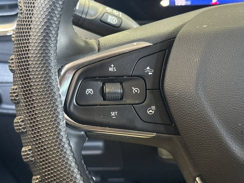 Used 2024 Chevrolet TrailBlazer LT w/ LT Cold Weather Package FWD image 35