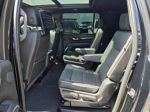 Used 2023 GMC Yukon XL Denali w/ Denali Reserve Package AWD/4WD image 19