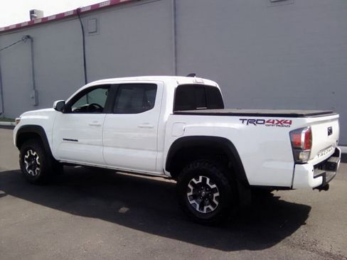 Used 2023 Toyota Tacoma TRD Off-Road w/ Technology Package image 8