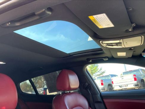 Used 2019 Kia Stinger GT2 image 13