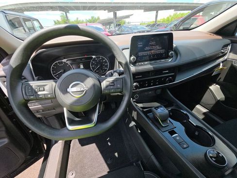 Used 2023 Nissan Rogue S AWD/4WD image 6