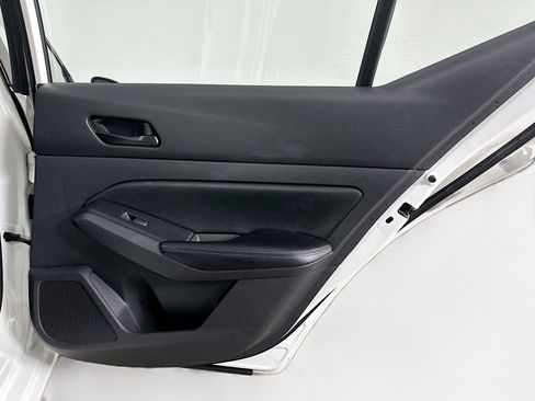 Used 2025 Nissan Altima 2.5 SV image 28