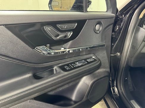 New 2026 Lincoln Corsair Premiere image 15