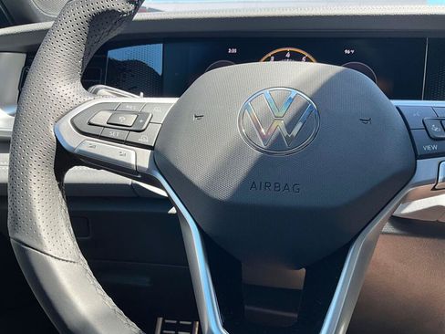 New 2026 Volkswagen Tiguan SE R-Line AWD/4WD image 22