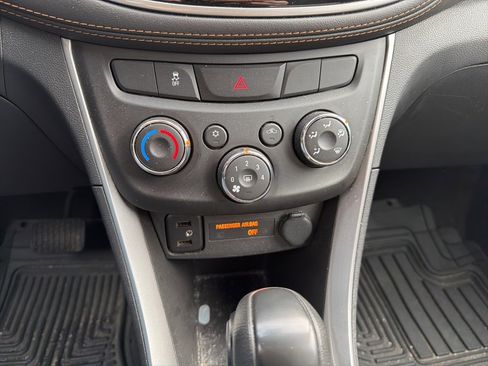 Certified 2022 Chevrolet Trax LS w/ Tint and Cruise Package image 23