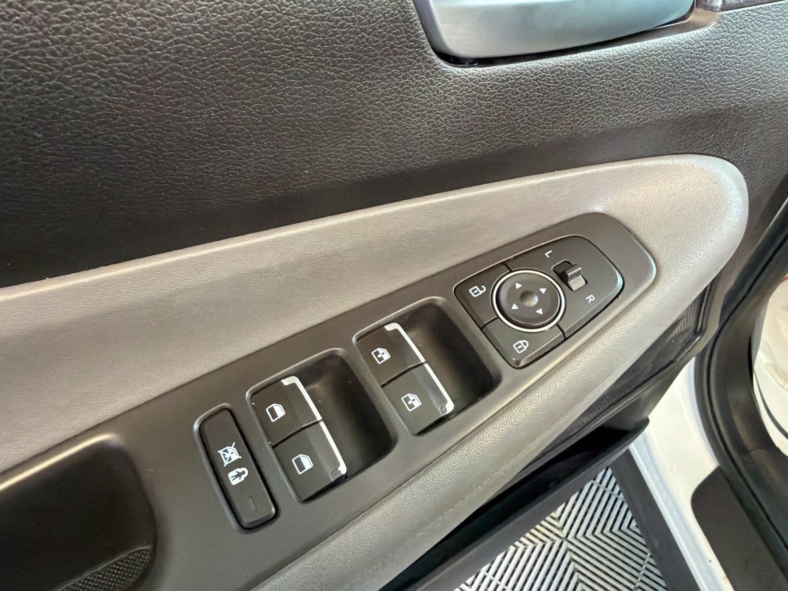 Used 2020 Hyundai Santa Fe SEL AWD/4WD image 14