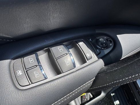 Used 2024 INFINITI QX80 Sensory AWD/4WD image 13