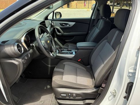 Used 2025 Chevrolet Blazer LT FWD image 23