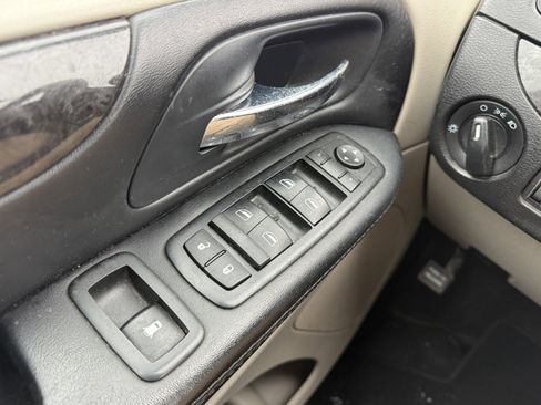 Used 2015 Dodge Grand Caravan SE w/ Quick Order Package 29E SE image 24