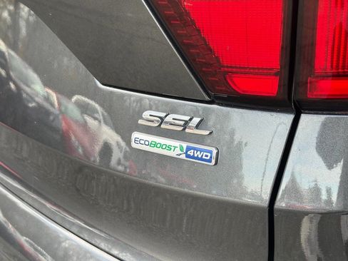 Used 2019 Ford Escape SEL image 4