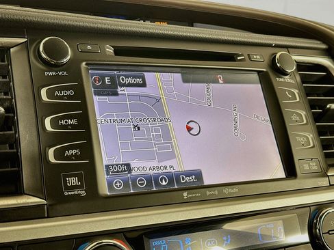 Used 2017 Toyota Highlander Limited FWD image 22