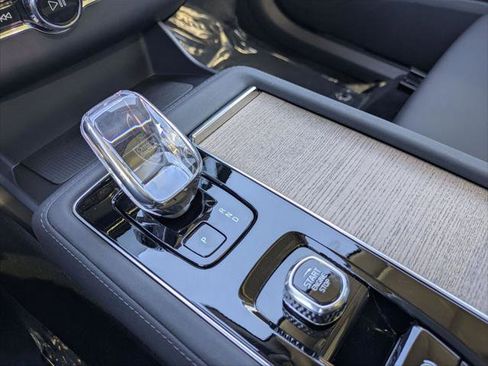 Used 2025 Volvo XC90 B6 Plus w/ Protection Package Premier image 20