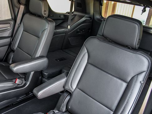 Used 2024 GMC Yukon Denali AWD/4WD image 22